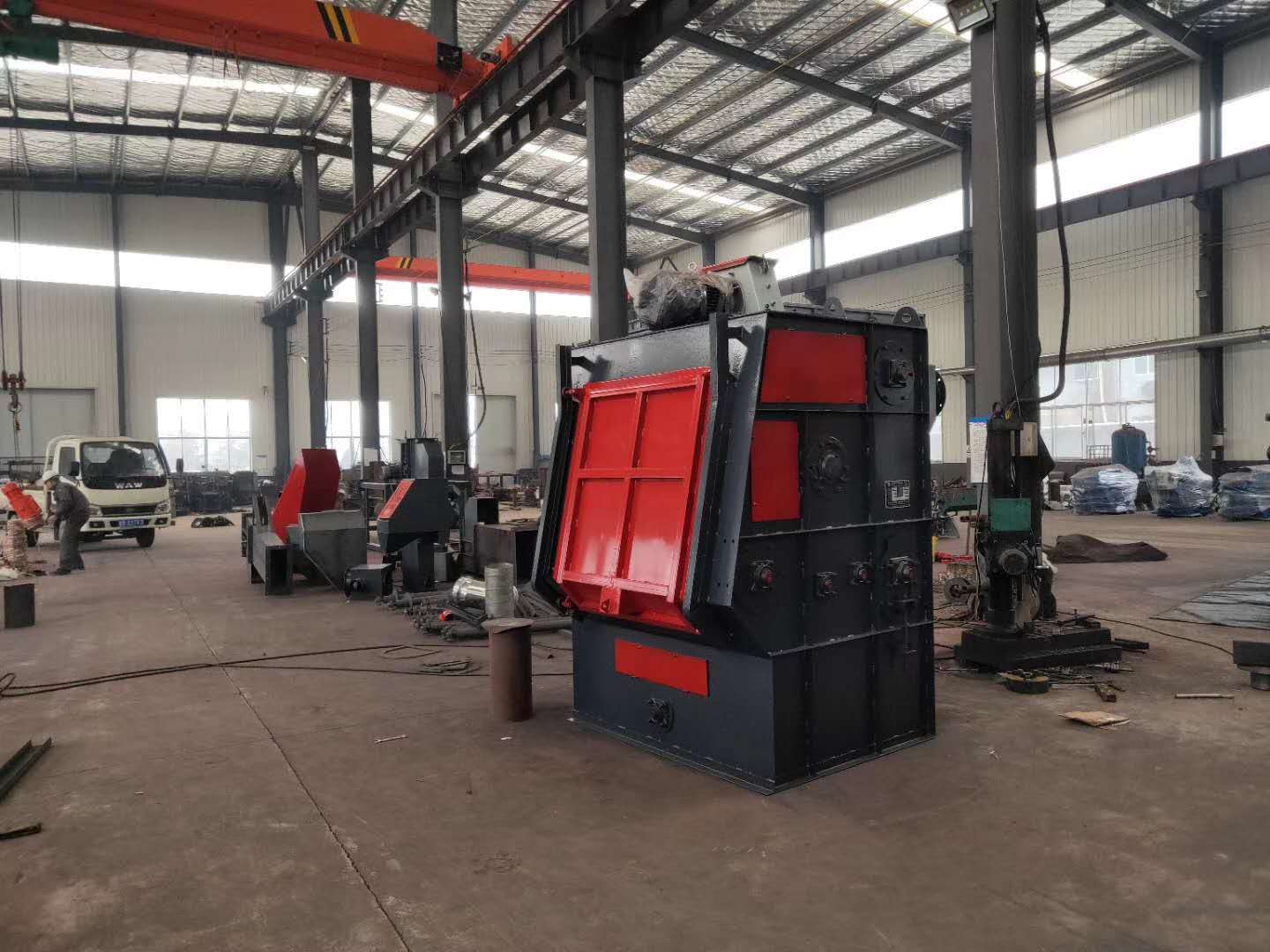 全自動(dòng)履帶式拋丸機(jī)發(fā)往臨清 全自動(dòng)履帶式拋丸機(jī)發(fā)往臨清