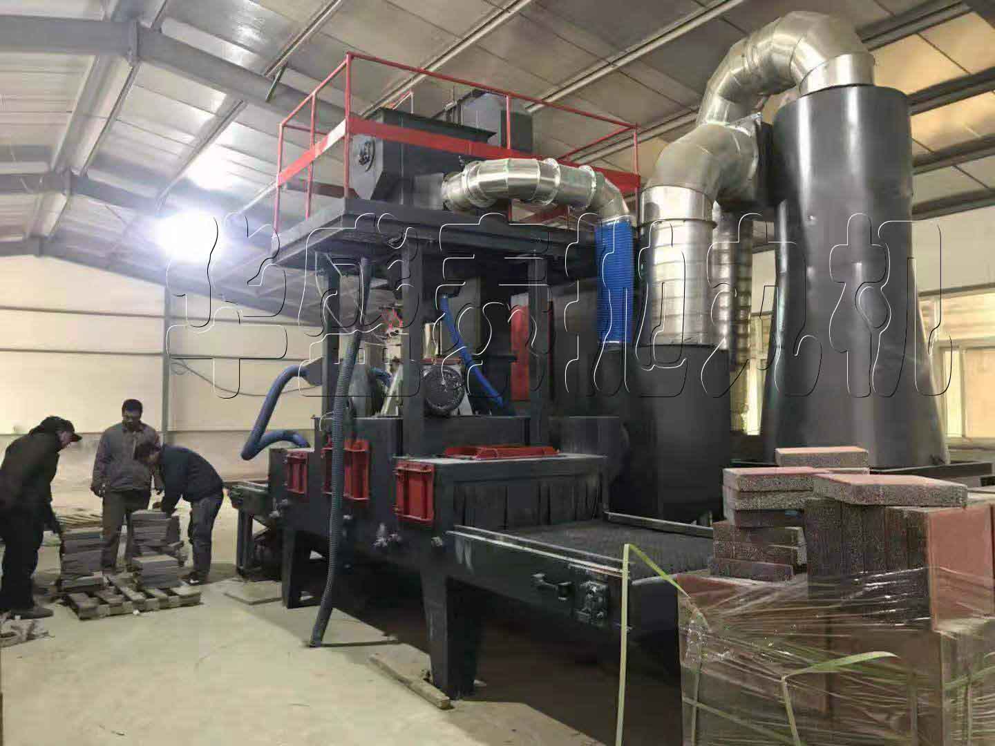 hst履帶通過式拋丸機(jī)的優(yōu)勢(shì)有哪些？